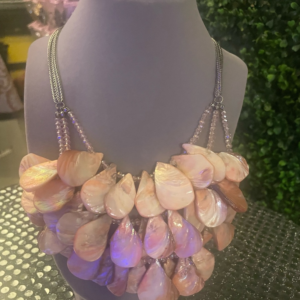 Mother of pearl sterling silver
Elegant Pink Shell Necklace - Picture 2 of 4